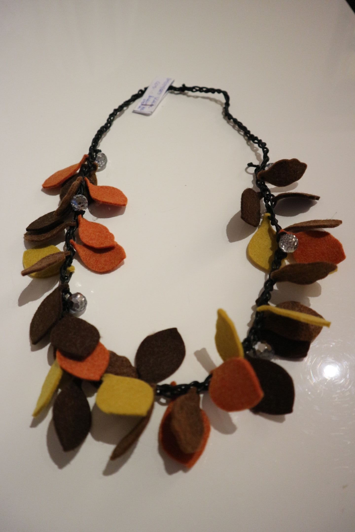 Kette " COS " in Braun/Curry/Terracotta gefilzt