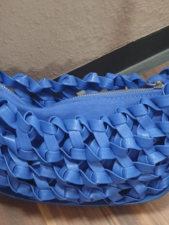 Tasche “ Mango “ in Blau/Kunstleder Maße Breite ca 26cm Höhe ca 15cm