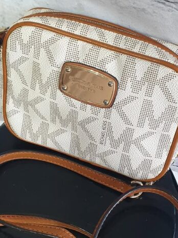 Tasche “ Michael Kors “ in Beige Logoprint Maße Breite ca 17cm Höhe ca 14cm