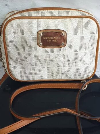 Tasche “ Michael Kors “ in Beige Logoprint Maße Breite ca 17cm Höhe ca 14cm