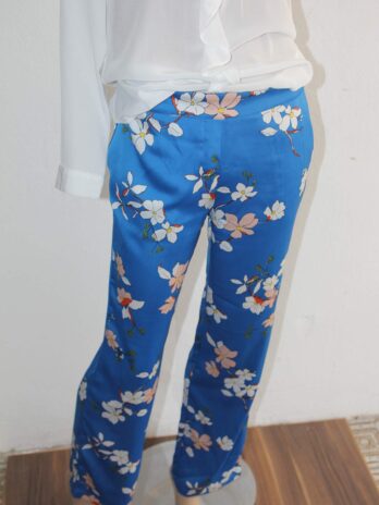 Hose „Jakes“ 36 in Blau Floral