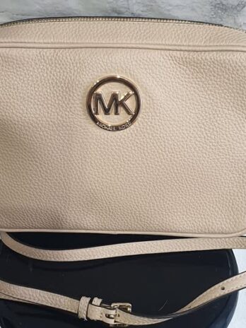 Tasche “ Michael Kors “ in Beige/Leder NEU! Maße Breite ca 26cm Höhe ca 20cm