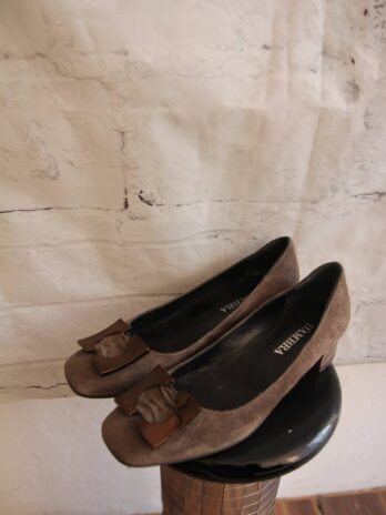 Pumps „D’ambra“ 37,5 in Schlamm