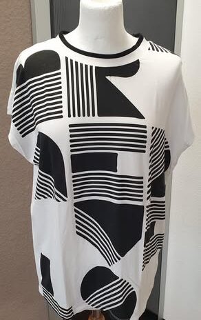 Shirt “ Opus “ Größe 40 in Schwarz/Offwhite gemustert 96% Viscose