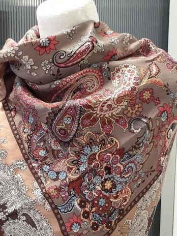 Tuch “ No Name “ in Braun/Schlamm/Floral gemustert 100% Seide handgerollt