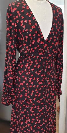 Kleid “ Hugo Boss “ Größe 34/36 in Schwarz/Rot floral NEU!