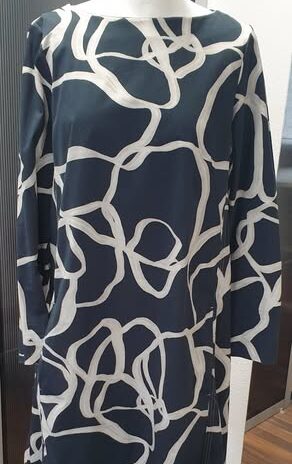 Kleid “ COS “ Größe 40 in Dunkelblau/Beige gemustert