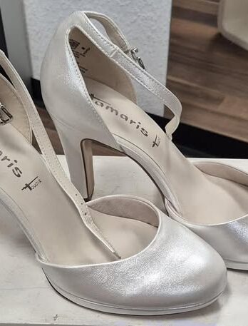 Schuhe “ Tamaris “ Größe 40 in Offwhite/Leder