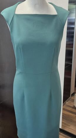 Kleid “ Hugo Boss “ Größe 36 in Grün 26% Viscose 7% Baumwolle