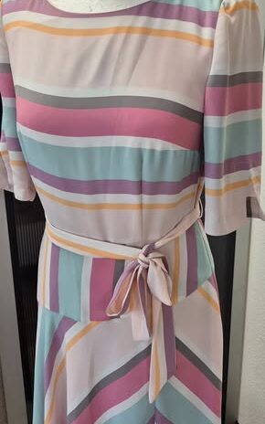 Maxikleid “ Comma “ Größe 36 in Bunt gestreift