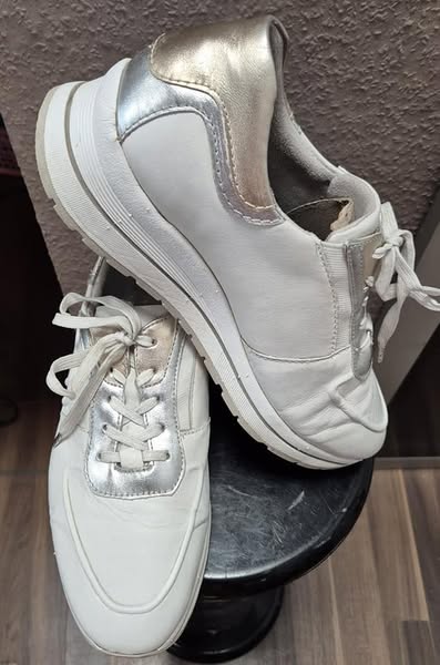 Sneakers " Tamaris " Größe 41 in Weiß/Silber/Gold/Leder – Bild 2
