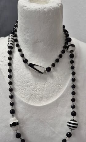 Kette “ Gudrun Sjöden “ in Schwarz/Weiß
