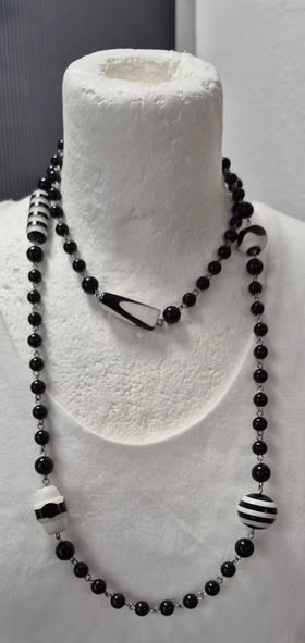 Kette " Gudrun Sjöden " in Schwarz/Weiß