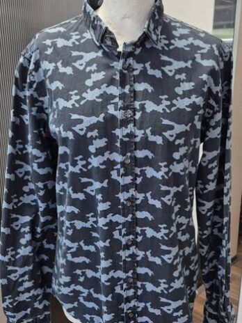 Herrenhemd “ IQ “ Größe M in Dunkelblau/Hellblau/Camouflage