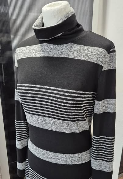 Strickkleid " Esprit " Größe S/M in Schwarz/Grau meliert – Bild 2