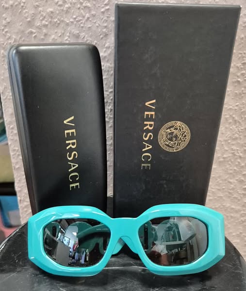 Sonnenbrille mit Etui " VERSACE " in Smaragdgrün