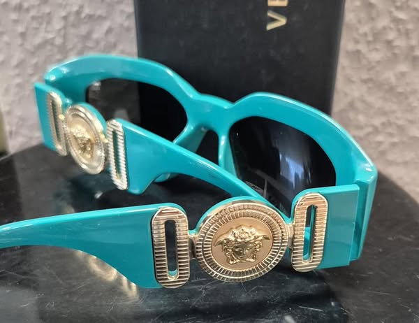 Sonnenbrille mit Etui " VERSACE " in Smaragdgrün – Bild 2