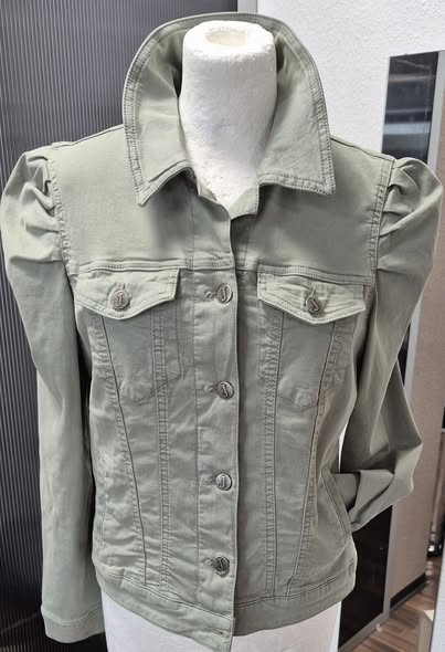 Jeansjacke " Jones " Größe 40 in Salbeigrün 58% Baumwolle 40% Lyocell