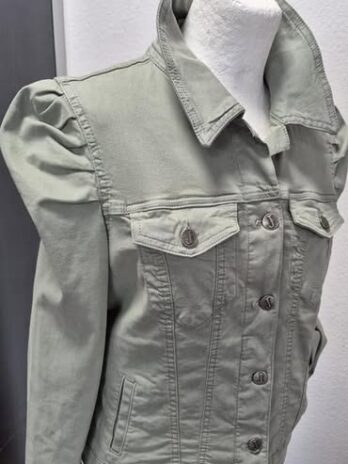 Jeansjacke “ Jones “ Größe 40 in Salbeigrün 58% Baumwolle 40% Lyocell