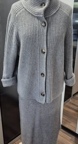 Strick 2-Teiler “ Rena Marx “ Größe OS (36-38/40) in Hellgrau Rock 36/38 elastischer Bund Jacke 38/40 100% Cashmere