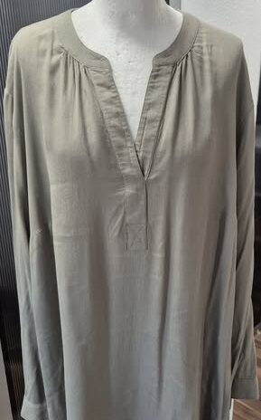 Bluse “ Esprit “ Größe 46 in Khaki 100% Viscose