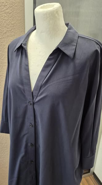 Bluse " Comma " Größe 46 in Dunkelblau – Bild 2