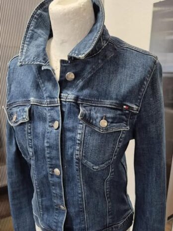 Jeansjacke “ Tommy Hilfiger “ Größe 36 in Blau 97% Baumwolle