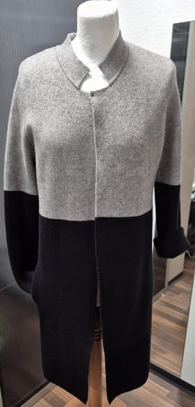 Strickmantel " Morgan " Größe L in Hellgrau/Schwarz verschlusslos