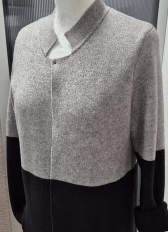 Strickmantel “ Morgan “ Größe L in Hellgrau/Schwarz verschlusslos