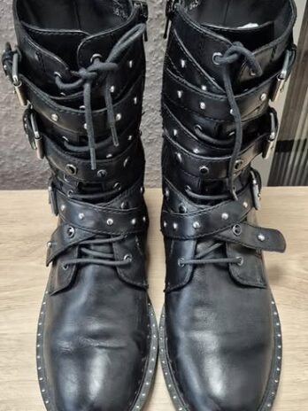 Booties “ Alisha “ Größe 38 in Schwarz/Nieten