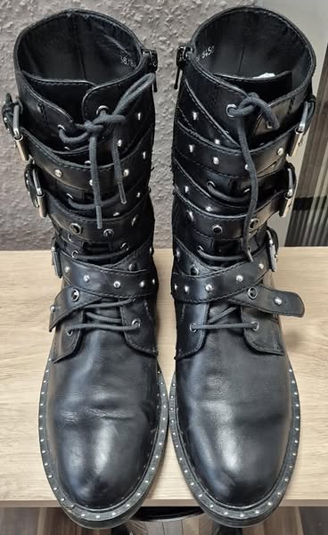 Booties " Alisha " Größe 38 in Schwarz/Nieten – Bild 2