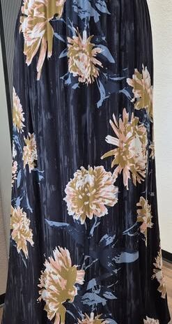 Maxirock “ Gestuz “ Größe 38/40 in Blau/Floral gemustert elastischer Bund