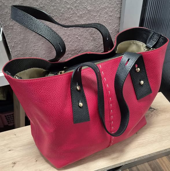 Tasche " Made in Italy " in Rot/Schwarz Kunstleder Breite ca 33cm Höhe ca 29cm – Bild 2