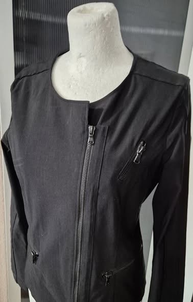 Jacke " Jones Body Shape " Größe 36 in Schwarz 75% Viscose – Bild 2