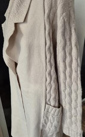 Strickmantel “ Jean Louis Francois “ Größe S/M in Beige/Zopfmuster