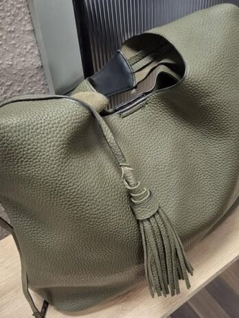 Tasche “ Chantal Firenze “ in Olivgrün/Kunstleder (extra Innentasche) Breite ca 43cm Höhe ca 29cm