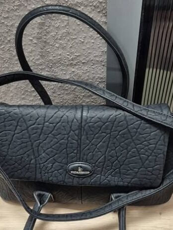 Tasche “ Regina Schrecker “ in Schwarz/Kunstleder Breite ca 43cm Höhe ca 23cm
