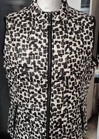 Steppgilet “ Le Comte “ Größe 38 in Schwarz/Offwhite gemustert