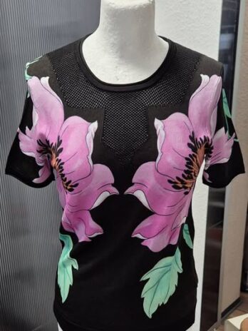 Pulli “ Escada “ Größe 36/38 in Schwarz/Floral gemustert 77% Viscose