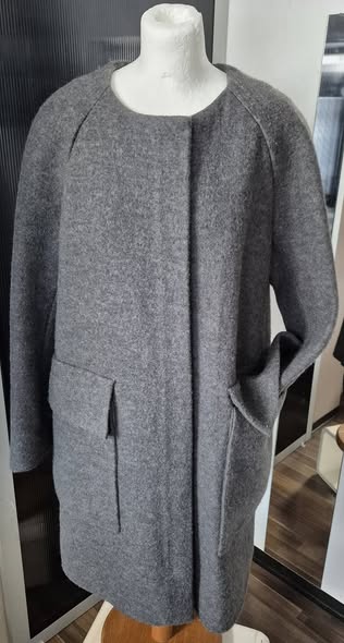 Mantel " COS " Größe 42 in Anthrazitgrau 100% Wolle