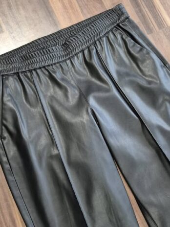 Hose “ Someday “ Größe 40/42 in Schwarz/Kunstleder elastischer Bund