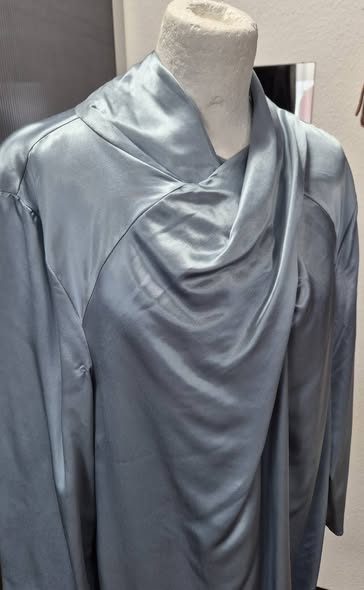 Bluse " Jones " Größe 44 in Eisblau 53% Lyocell 47% Viscose – Bild 2