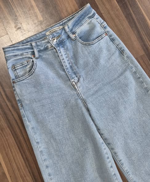 Jeans " Le Streghe " Größe 36 in Hellblau weites Bein 72% Baumwolle – Bild 2
