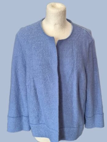 Jacke “ Opus “ Größe 40 in Hellblau verschlusslos 60% Viscose 40% Wolle