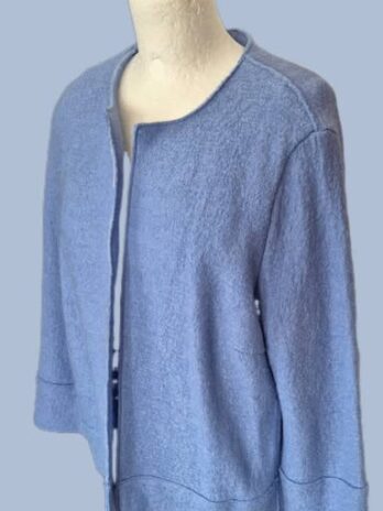 Jacke “ Opus “ Größe 40 in Hellblau verschlusslos 60% Viscose 40% Wolle