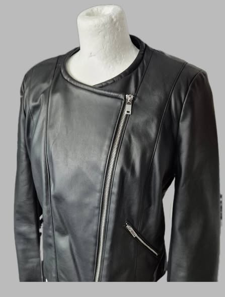 Jacke " Zara " Größe 36 in Schwarz/Kunstleder – Bild 2