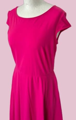 Kleid “ Chantall “ Größe 40 in Pink mit seitlichen Eingriffstaschen 95% Polyamid