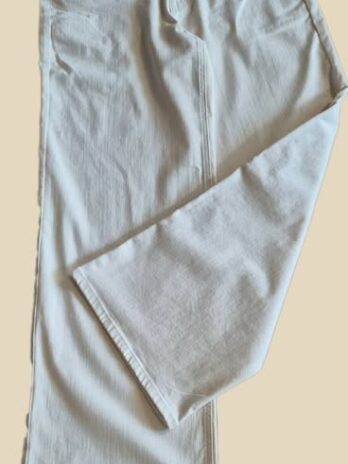 Jeans “ Only “ Größe 40/42 in Offwhite weites Bein 92% Baumwolle