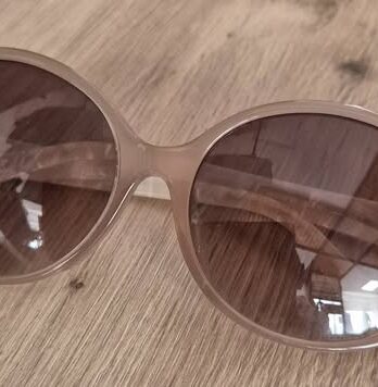 Sonnenbrille mit Etui “ Escada “ in Taupe/Offwhite
