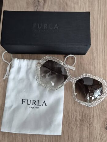 Sonnenbrille mit Etui “ Furla “ in Silber